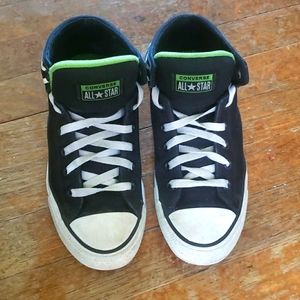Size 6 men's black and green Converse